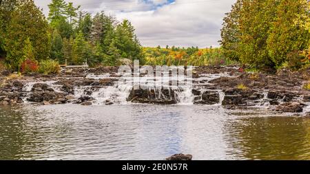 Whitefish Rapids Algonquin Highlands Comté de Haliburton Ontario Canada Banque D'Images