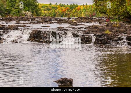 Whitefish Rapids Algonquin Highlands Comté de Haliburton Ontario Canada Banque D'Images