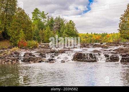 Whitefish Rapids Algonquin Highlands Comté de Haliburton Ontario Canada Banque D'Images