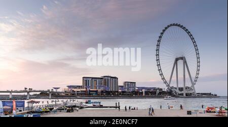 Dubaï, Émirats arabes Unis, 20 décembre 2020 : le Dubai Eye au bord de l'eau de Dubaï, nouvelle attraction touristique Banque D'Images