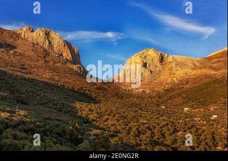 Le col de Zafarraya (El Boquete de Zafarraya) qui marque la frontière entre les provinces de Málaga et Grenade. Espagne. Banque D'Images