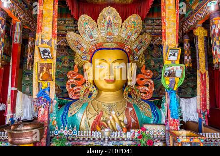 Statue du futur Bouddha ou Bouddha Maitreya dans le monastère de Thiksey à Leh-Ladakh, Cachemire Banque D'Images