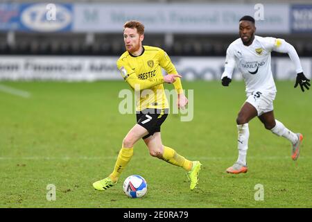 BURTON ON TRENT, ANGLETERRE. JAN 2ND Stephen Quinn de Burton Albion gestes pendant le match Sky Bet League 1 entre Burton Albion et Oxford United au stade Pirelli, Burton Upon Trent le samedi 2 janvier 2021. (Credit: Jon Hobley | MI News) Credit: MI News & Sport /Alay Live News Banque D'Images