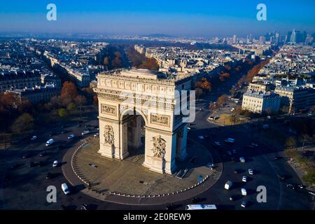 France, Paris (75), place Charles de Gaulle ou de l'Etoile, et l'Arc de Triomphe Banque D'Images