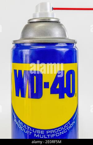 Dans cette illustration, la marque d'un lubrifiant WD-40 en spray Banque D'Images