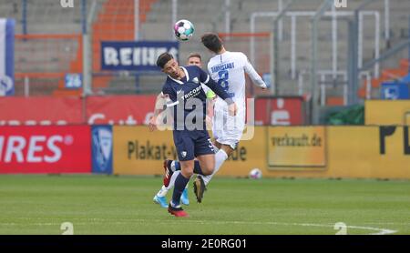 Ville de Bochum, Allemagne. 02nd Jan, 2021. Firo: 02.01.2021 football, 2ème Bundesliga, saison 2020/2021, VfL Bochum - Darmstadt 98 duels, Robert Zulj, versus, Fabian Schnellhardt | usage dans le monde crédit: dpa/Alay Live News Banque D'Images