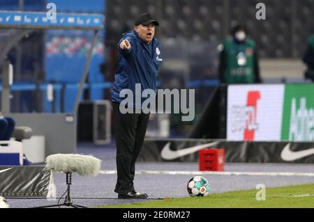 Ville de Berlin, Allemagne. 02e janv. 2021. Firo: 02.01.2021 football, football, 1. Bundesliga, saison 2020/2021 Hertha BSC Berlin - FC Schalke 04 coach Christian GROSS, Schalke, Gesture | usage dans le monde crédit: dpa/Alay Live News Banque D'Images