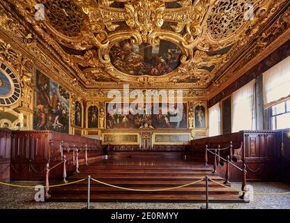 Fresques et stuc dans la salle du Sénat, Sala del Senato, Palais des Doges, Palazzo Ducale, Venise, Vénétie, Italie Banque D'Images