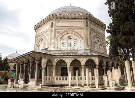 Mosquée Suleymaniye cimetière avec tombe du légendaire sultan turc Suleyman à Istanbul, Turquie Banque D'Images