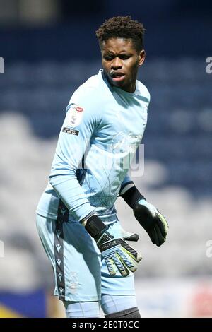 Preston, Royaume-Uni. 02 janvier 2021. Le gardien de but de la forêt de Nottingham Brice Samba regarde dessus. EFL Skybet Championship Match, Preston North End v Nottingham Forest au Deepdale Stadium de Preston le samedi 2 janvier 2021. Cette image ne peut être utilisée qu'à des fins éditoriales. Utilisation éditoriale uniquement, licence requise pour une utilisation commerciale. Aucune utilisation dans les Paris, les jeux ou les publications d'un seul club/ligue/joueur.pic par Chris Stading/Andrew Orchard sports Photography/Alamy Live News crédit: Andrew Orchard sports Photography/Alamy Live News Banque D'Images