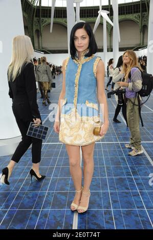 Leigh Lezark participe au salon de la collection prêt-à-porter du printemps-été 2013 de Chanel, qui s'est tenu au Grand Palais à Paris, en France, le 2 octobre 2012. Photo de Thierry Orban/ABACAPRESS.COM Banque D'Images