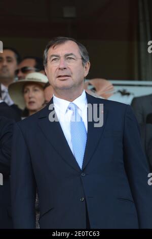 Christophe de Margerie (à gauche) et Martin Bouygues (au centre) assistent à la 91e édition de la réunion du Prix de l'Arc de Triomphe (aujourd'hui le Qatar Prix de l'Arc de Triomphe) à l'hippodrome de Longchamp, à Paris, en France, le 7 octobre 2012. Photo par Ammar Abd Rabbo/ABACAPRESS.COM Banque D'Images