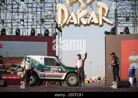 209 Donatiu Juan (esp), Serrat Puig PÃ&#x83;Â¨re (esp), Mitsubishi, Doria Racing, Dakar Classic, action pendant le Dakar 2021Ã&#x80;Â&#x99;s Prologue et début de la cérémonie du podium Ã Djeddah, Arabie Saoudite le 2 janvier 2021 - photo Julien Delfosse / DPLM Banque D'Images