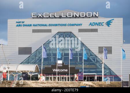 02 janvier 2020. Londres, Royaume-Uni. Le centre Excel de l'est de Londres. Le centre a été converti en hôpital Nightingale pour traiter les patients Covid-19 lors de la première pandémie en avril 2020 et est en attente à la suite d'une recrudescence de cas Covid-19 après les fêtes de Noël. Photo de Ray Tang Banque D'Images
