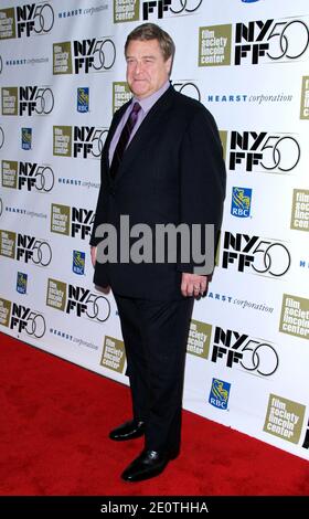 John Goodman participe au 50ème Festival annuel du film de New York lors de la cérémonie de remise du gala de la soirée de clôture et de la première mondiale de Paramount Pictures 'Flight' à Alice Tully Hall à New York City, NY, USA, le 14 octobre 2012. Le film, les stars Denzel Washington, Don Cheadle et John Goodman, est réalisé par Robert Zemeckis. Photo de Donna Ward/ABACAPRESS.COM Banque D'Images