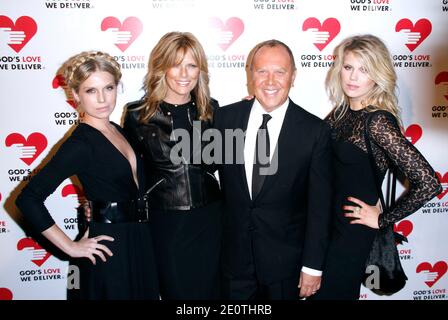 Theodora Richards, Patti Hansen, Michael Kors et Alexandra Richards assistent à la célébration de l'Amour de Dieu nous délivrons 2012 Golden Heart Awards dans le Grand Hall du Cunard Building à New York, NY, USA, le 15,2012 octobre. Photo de Donna Ward/ABACAPRESS.COM Banque D'Images