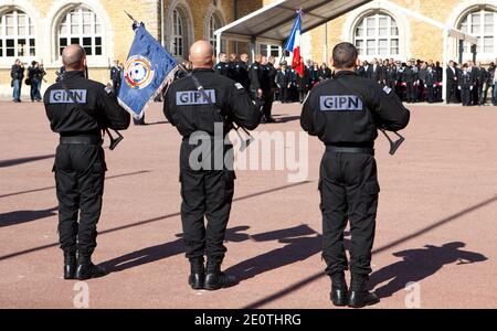 Atmosphère lors d'une cérémonie marquant le 40e anniversaire des groupes nationaux d'intervention de la police (GIPN) au Collège national de police de France à Saint-Cyr-au-Mont-d'Or, France, le 15 octobre 2012. Photo de Vincent Dargent/ABACAPRESS.COM Banque D'Images