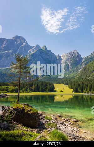 Lago di Fusine superiore près de Milan, Italie Banque D'Images