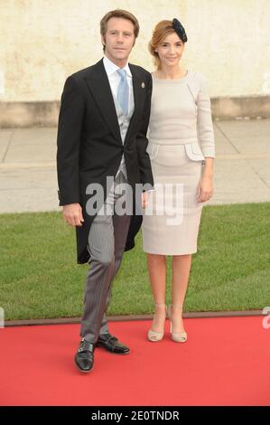 Le prince Emmanuel Philibert de Savoie et son épouse Clotilde Courau arrivent à la cérémonie de mariage du grand-duc héréditaire Guillaume de Luxembourg et de la princesse Stephanie de Luxembourg à la cathédrale notre-Dame de Luxembourg, à Luxembourg, Luxembourg, le 20 octobre 2012. Le Grand-duc héréditaire de Luxembourg, âgé de 30 ans, est le dernier prince héréditaire d'Europe à se marier, épousant sa mariée de 28 ans de la comtesse belge dans une somptueuse cérémonie de 2 jours. Photo de Thierry Orban/ABACAPRESS.COM Banque D'Images