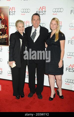 Geneviève Robert, Ivan Reitman et Caroline Reitman participant à la première 'Hitchcock' lors de l'AFI Fest 2012 présentée par Audi au Grauman Chinese Theatre à Los Angeles, CA, Etats-Unis le 1er novembre 2012. Photo par Graylock/ABACAPRESS.COM Banque D'Images