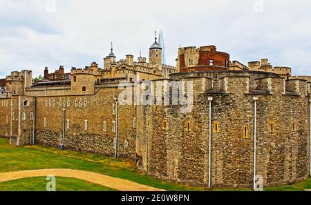 La Tour de Londres, officiellement Palais Royal de sa Majesté et forteresse de la Tour de Londres, est un château historique classé au patrimoine mondial de l'UNESCO,2016 Banque D'Images