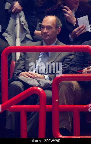 L'ancien ministre Eric Woerth participe au spectacle de Michel Sardou au Palais Omnisport de Paris Bercy, à Paris, en France, le 12 décembre 2012. Photo de Christophe Guibbbaud/ABACAPRESS.COM Banque D'Images