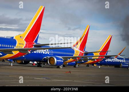 Vue générale d'un Boeing 737 MAX 8 de Southwest Airlines entreposé à l'aéroport de logistique de Californie du Sud, le lundi 28 décembre 2020 à Victorvill Banque D'Images