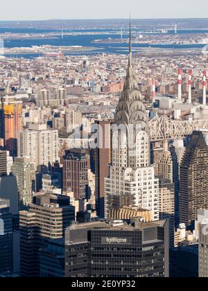 New York City, NY (États-Unis) - 16 novembre 2019 : vue de l'Empire State Building à l'édifice Chrysler avec l'East River en arrière-plan Banque D'Images