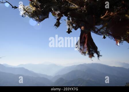 Temple Hindou Lord Shiva Mukteshwar situé dans le district de Nainital, État d'Uttarakhand. Célèbre pour Himalaya View et Lord Shiva's. Banque D'Images