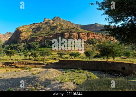 Paysage montagneux dans la chaîne de montagnes de Gheralta, près de Hazwien, Tigray, Éthiopie Banque D'Images