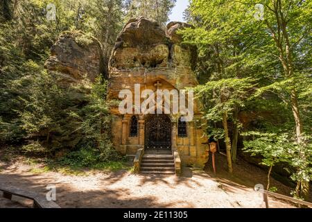 Chapelle des rochers de notre-Dame de Lourdes, Modlivy dul, Sloup v Cechach. Banque D'Images