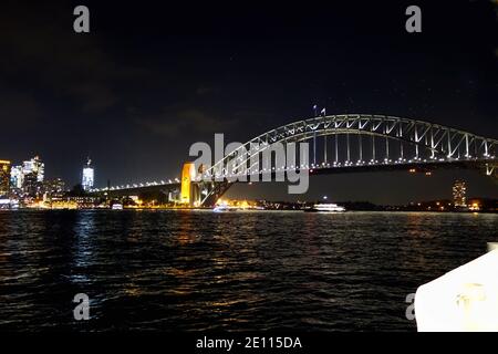 Australie 09 novembre 2018 Sydney vue nocturne de Sydney Harbour Bridge et Opéra avec le centre des affaires de Sydney Horizon du quartier (CBD) Banque D'Images