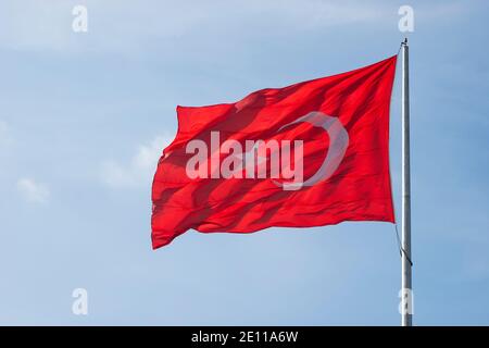 Drapeau de la Turquie. Drapeau national composé d'un champ rouge (arrière-plan) avec une étoile blanche centrale et un croissant Banque D'Images