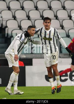 Turin, Italie. 3 janvier 2021. Turin, Italie, Allianz Stadium, 03 janvier 2021, 7 Cristiano Ronaldo (JUVENTUS FC) et 10 Paulo Dybala (JUVENTUS FC) célèbrent le but lors de Juventus FC vs Udinese Calcio - football italien Serie A Match Credit: Claudio Benedetto/LPS/ZUMA Wire/Alay Live News Banque D'Images