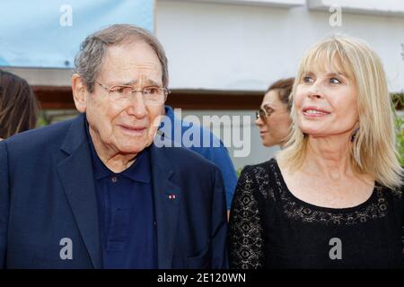 Cap d'Agde, France.25 juin,2016.décès de Robert Hossein le 31 décembre 2020.Robert Hossein a reçu l'Éphée d'Agde avec Candice Patou Banque D'Images