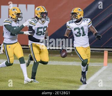 Chicago, États-Unis. 03ème janvier 2021. Green Bay Packers sécurité renforcée Adrian Amos (31) célèbre son interception du quatrième trimestre contre les ours de Chicago au Soldier Field à Chicago le dimanche 3 janvier 2021. Les Green Bay Packers ont battu les Chicago Bears 35-16. Photo par Mark Black/UPI crédit: UPI/Alay Live News Banque D'Images