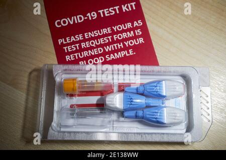 kit de test sanguin d'anticorps covid-19 commercial pour test à domicile anticorps du coronavirus reçus au royaume-uni Banque D'Images