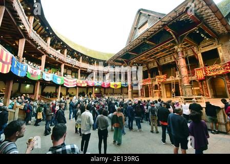 Londres, Royaume-Uni. 07septembre 2019. L'entrée du Théâtre du Globe de Shakespeare. Les performances ont lieu en plein air. Credit: Waltraud Grubitzsch/dpa-Zentralbild/ZB/dpa/Alay Live News Banque D'Images