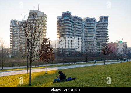 Complexe résidentiel dans le quartier City Life, Milan, Italie. Appartements de luxe conçus par les architectes célèbres Hadid et Libeskind Banque D'Images