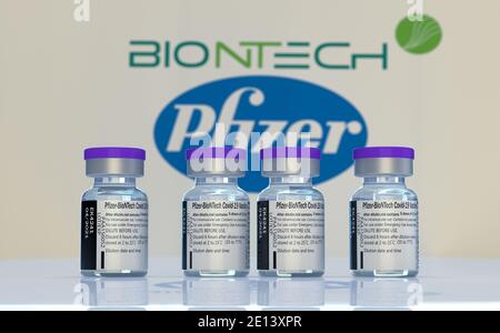 Vaccin Covid-19 développé conjointement par Pfizer et BioNTech. Banque D'Images