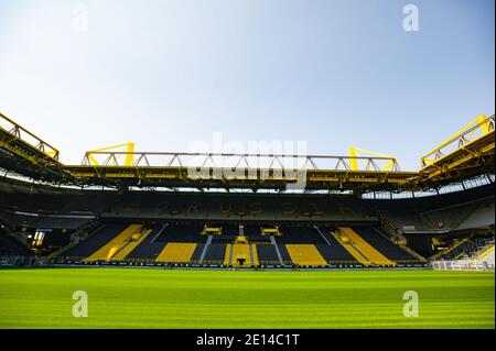 DORTMUND, ALLEMAGNE - 12 AOÛT 2020 : signal Iduna Park. Stade de football de Borussia Dortmund Banque D'Images