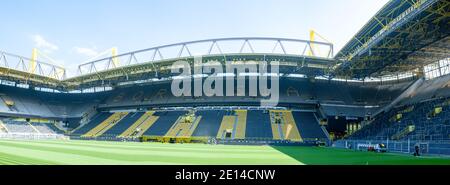 DORTMUND, ALLEMAGNE - 12 AOÛT 2020 : signal Iduna Park. Stade de football de Borussia Dortmund Banque D'Images