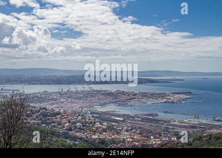 Monte Grisa - beaucoup visité point de vue Haut au-dessus de Trieste Banque D'Images