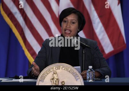 Washington, États-Unis. 04e janvier 2021. Le maire DC Muriel Bowser tient une conférence de presse sur la sécurité publique au cours des 5e et 6e activités de démonstration et des mises à jour sur le vaccin Covid 19 aujourd'hui, le 04 janvier 2021, dans l'ancien bâtiment du conseil à Washington DC, aux États-Unis. (Photo de Lénine Nolly/Sipa USA) Credit: SIPA USA/Alay Live News Banque D'Images