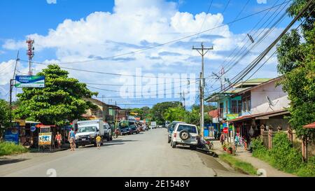 Une rue dans un petit village au Costa Rica Banque D'Images