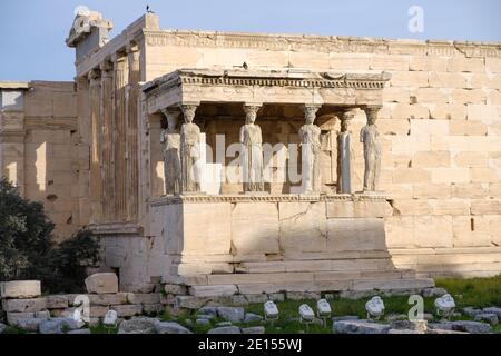 Athènes - décembre 2019 : vue sur le vieux temple d'Athéna Banque D'Images