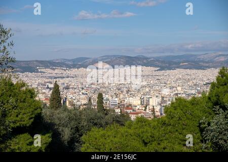 Athènes - décembre 2019 : vue sur la ville depuis l'Acropole Banque D'Images