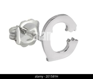 Contour d'oreille à l'alphabet argenté conçu par Wendy Brandes photographié sur un arrière-plan blanc Banque D'Images
