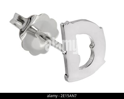 Contour d'oreille à l'alphabet argenté conçu par Wendy Brandes photographié sur un arrière-plan blanc Banque D'Images