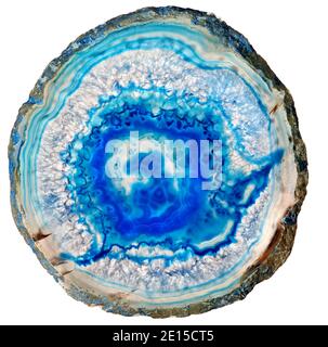 Montagnes russes Azure Blue Agate conçues par Anna Rabinowicz de RabLabs photographié sur fond blanc Banque D'Images